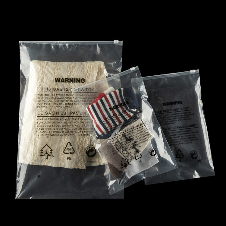 Transparent polyethylene bag with suffocation warning, resealable zipper storage bag, which can be quickly packed